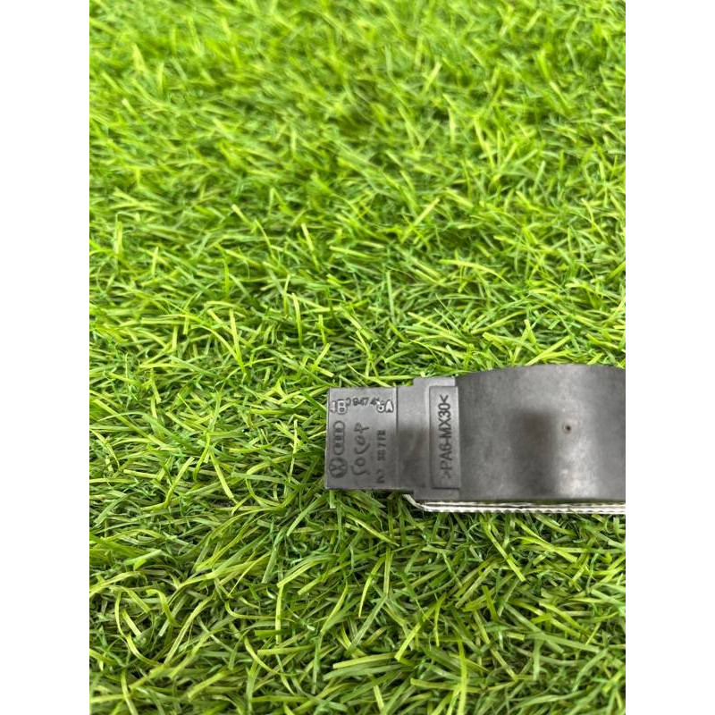 Плафон карты двери (электрика) Audi Q5 8R 2012 3.2 CALB 4B0947415A