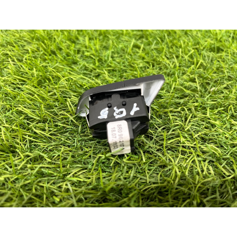 Кнопка блокировки центрального замка (электрика / кнопки) Audi Q5 8R 2012 3.2 CALB 8R0962107AV10