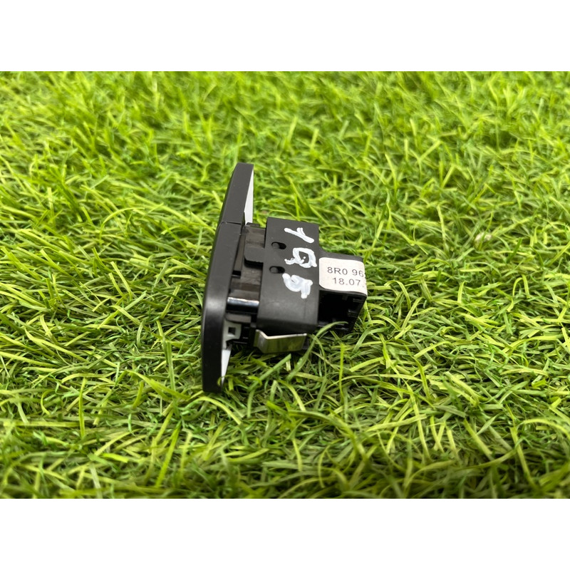 Кнопка блокировки центрального замка (электрика / кнопки) Audi Q5 8R 2012 3.2 CALB 8R0962107AV10