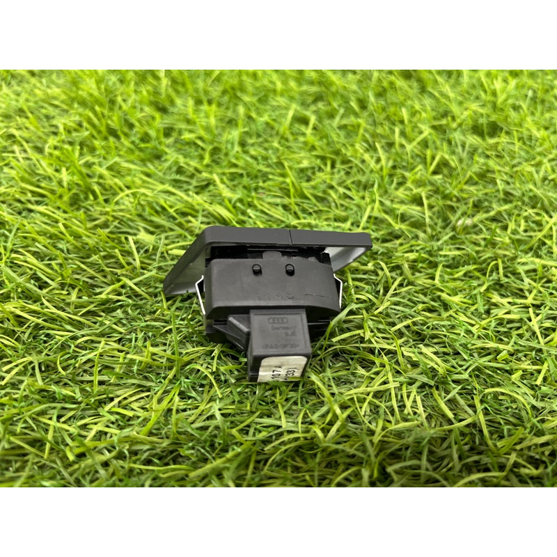 Кнопка блокировки центрального замка (электрика / кнопки) Audi Q5 8R 2012 3.2 CALB 8R0962107AV10