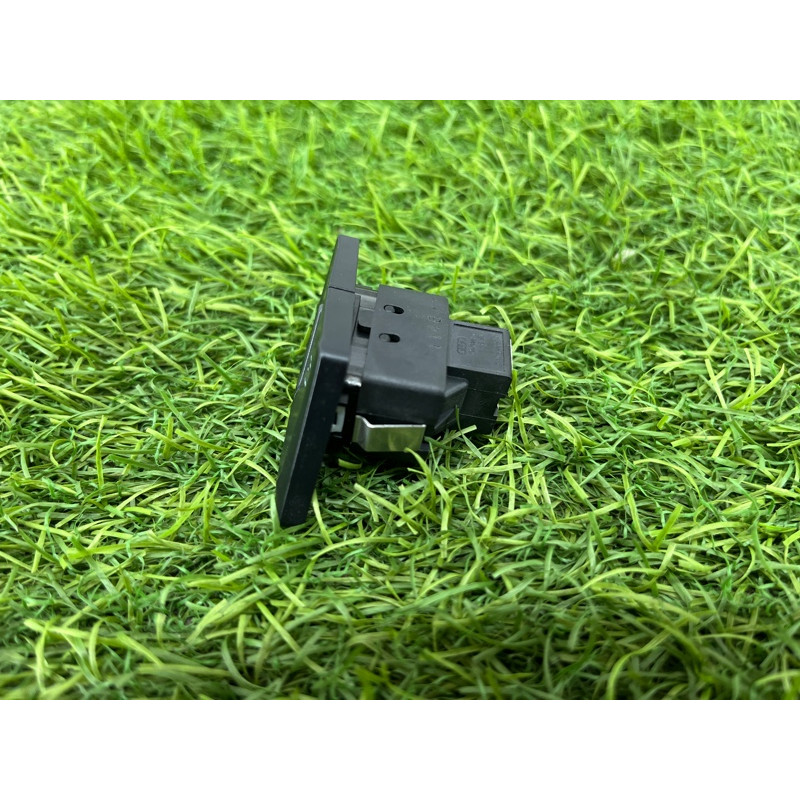 Кнопка блокировки центрального замка (электрика / кнопки) Audi Q5 8R 2012 3.2 CALB 8R0962107AV10