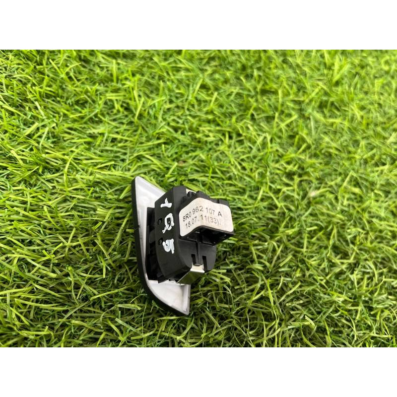 Кнопка блокировки центрального замка (электрика / кнопки) Audi Q5 8R 2012 3.2 CALB 8R0962107AV10