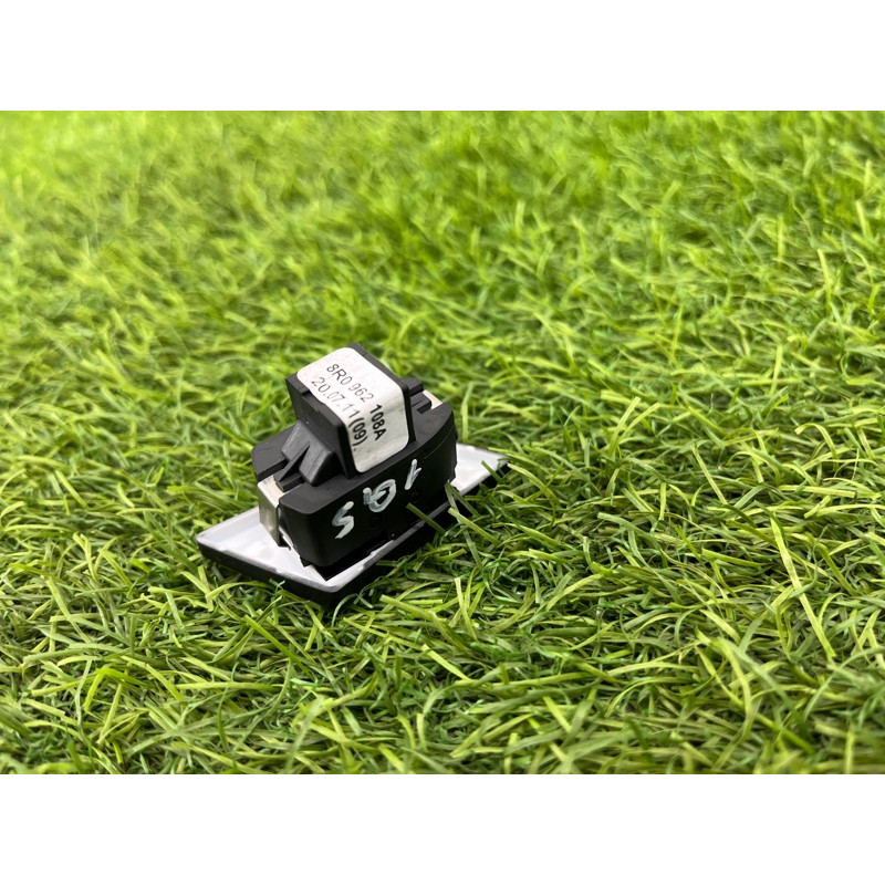 Кнопка блокировки центрального замка (электрика / кнопки) Audi Q5 8R 2012 3.2 CALB 8R0962108AV10