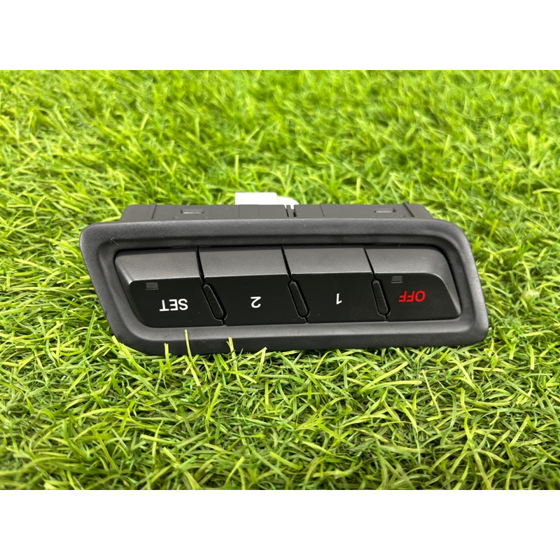 Кнопка памяти сидения (электрика / кнопки) Audi Q5 8R 2012 3.2 CALB 8R0959769V10