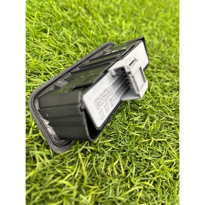 Кнопка памяти сидения (электрика / кнопки) Audi Q5 8R 2012 3.2 CALB 8R0959769V10