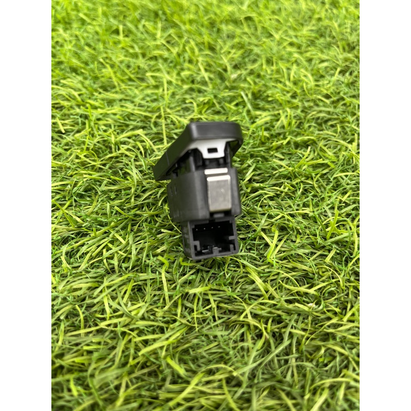 Кнопка блокировки центрального замка (электрика / кнопки) Audi Q5 8R 2012 3.2 CALB 8R1962107AV10