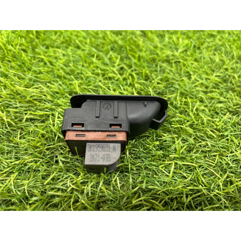 Кнопка открывания крышки багажника (электрика / кнопки) Audi Q5 8R 2012 3.2 CALB 8K0959831AV10