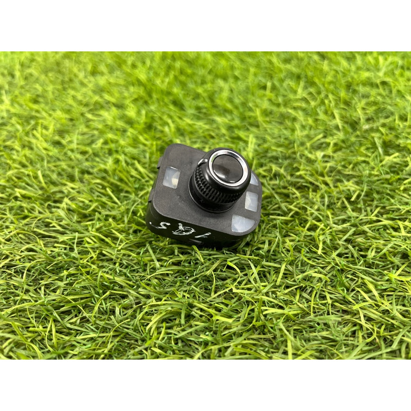 Кнопка регулировки зеркала (электрика / кнопки) Audi Q5 8R 2012 3.2 CALB 8K0959565CWEP