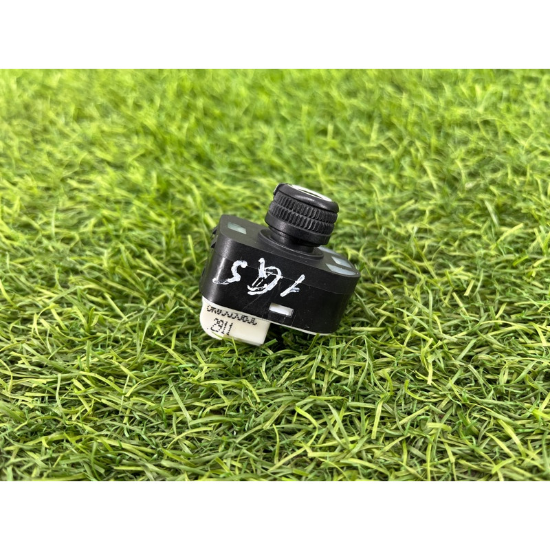 Кнопка регулировки зеркала (электрика / кнопки) Audi Q5 8R 2012 3.2 CALB 8K0959565CWEP