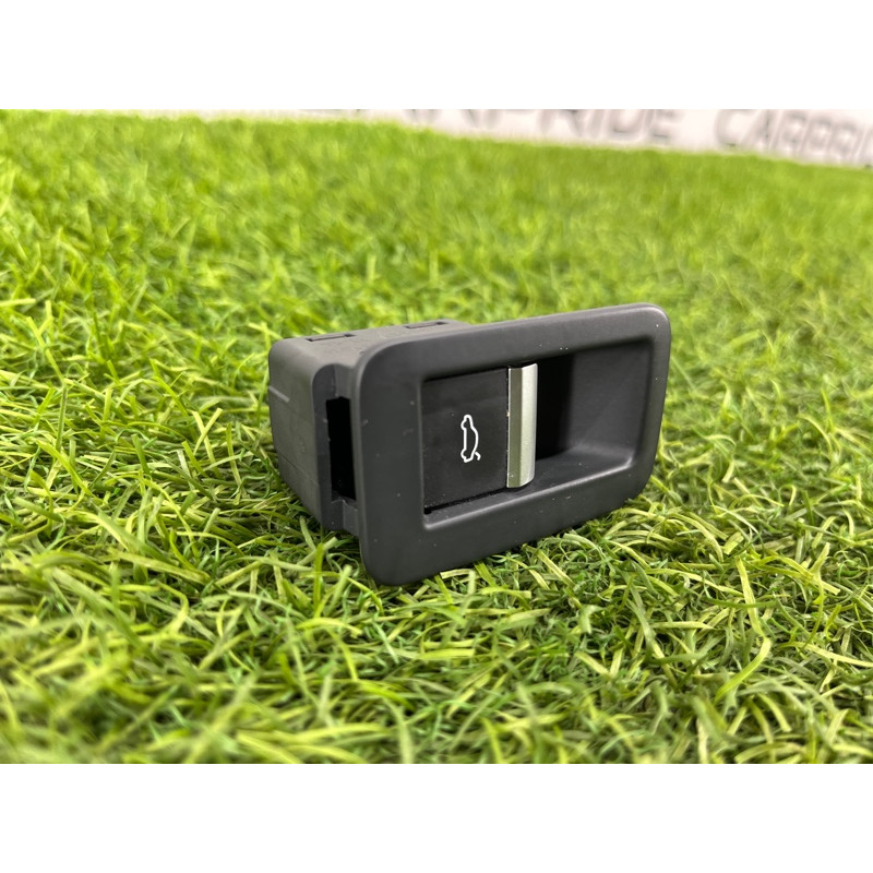 Кнопка открывания крышки багажника (электрика / кнопки) AUDI A4 B9 2017 2.0L 4M0959831A5PR