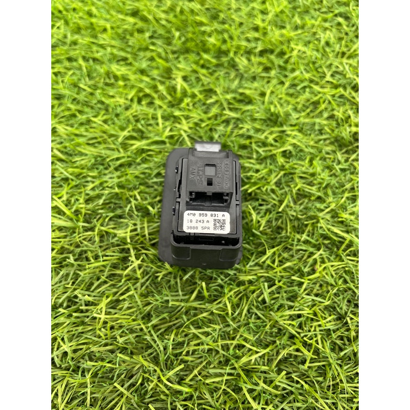 Кнопка открывания крышки багажника (электрика / кнопки) Audi A5 F5 2019 2.0 TFSI 4M0959831A5PR