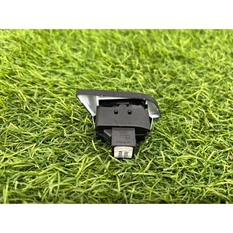 Кнопка блокировки центрального замка (электрика / кнопки) Audi Q5 8R 2012 3.2 CALB 8R2962108AV10