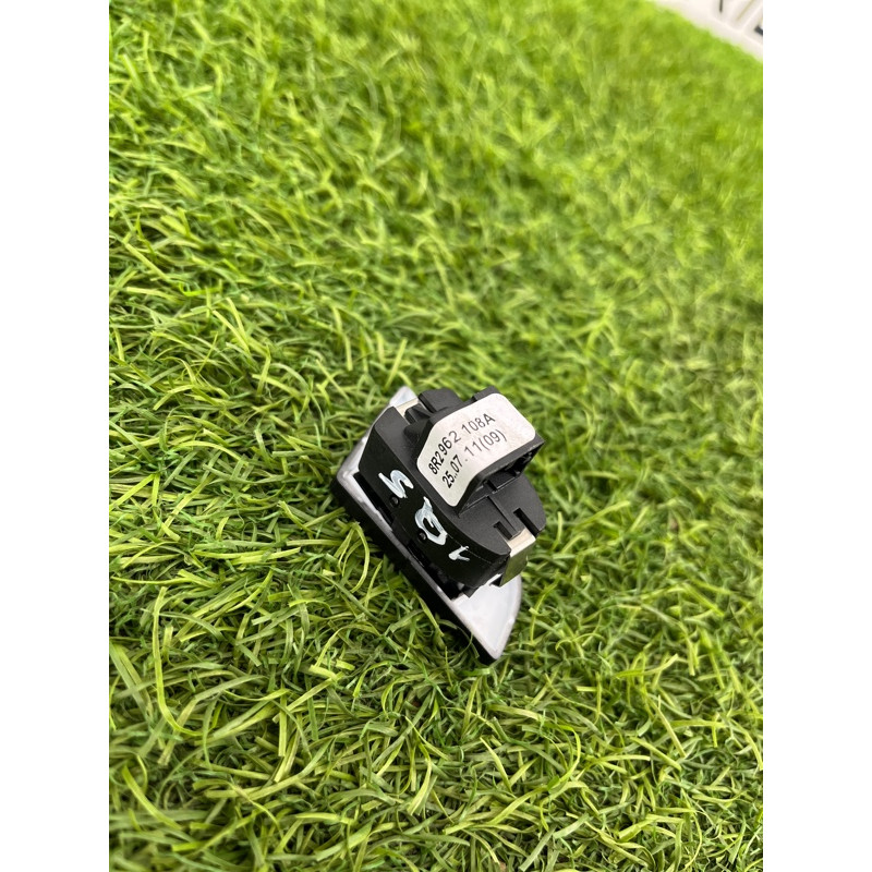 Кнопка блокировки центрального замка (электрика / кнопки) Audi Q5 8R 2012 3.2 CALB 8R2962108AV10