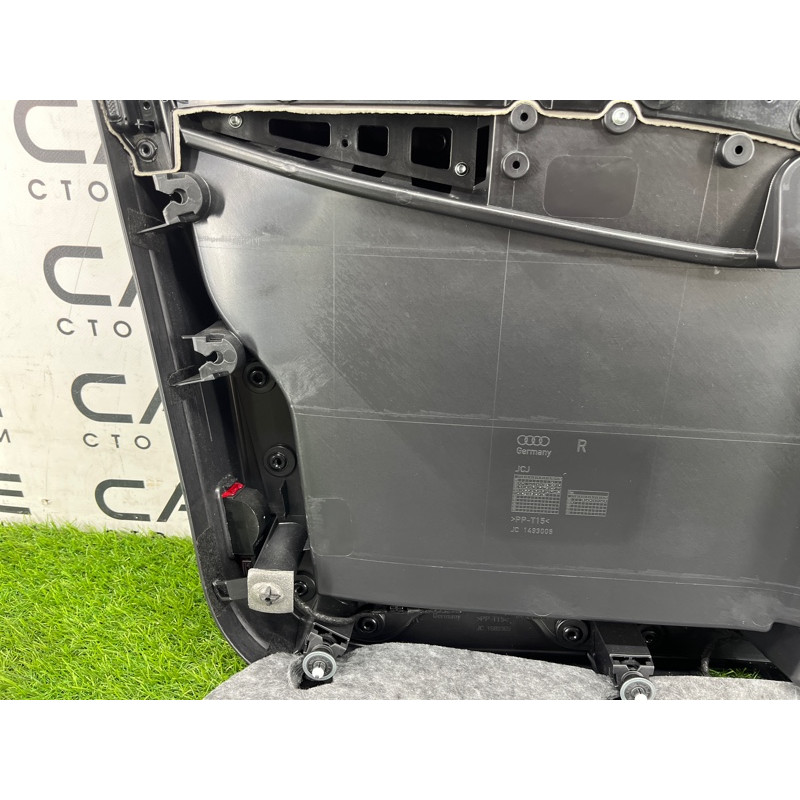 Дверная карта (салон) Audi Q5 8R 2012 3.2 CALB 8R1867104A24A