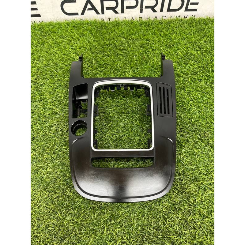 Накладка центральной консоли (салон) Audi Q5 8R 2012 3.2 CALB 8K0864261AV10