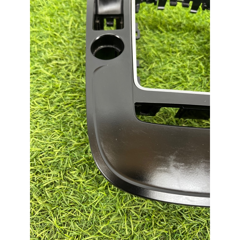 Накладка центральной консоли (салон) Audi Q5 8R 2012 3.2 CALB 8K0864261AV10