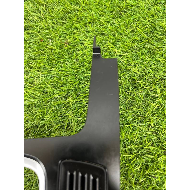 Накладка центральной консоли (салон) Audi Q5 8R 2012 3.2 CALB 8K0864261AV10