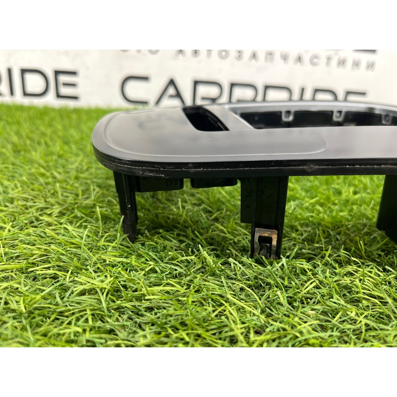 Накладка центральной консоли (салон) Audi Q5 8R 2012 3.2 CALB 8K0864261AV10