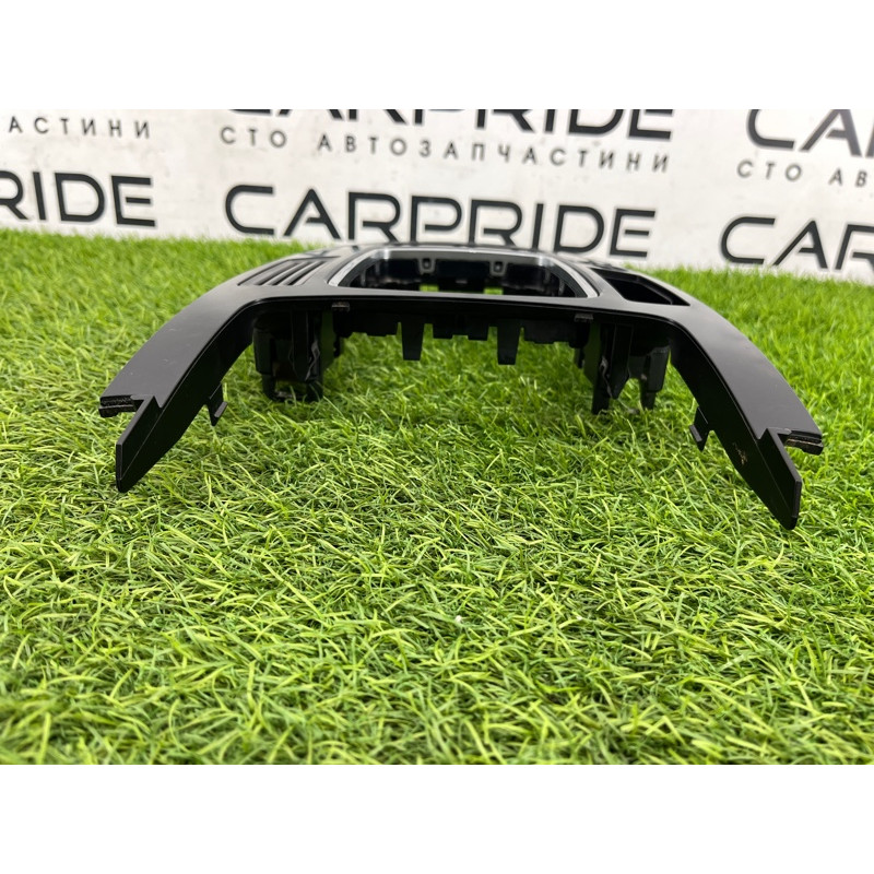 Накладка центральной консоли (салон) Audi Q5 8R 2012 3.2 CALB 8K0864261AV10