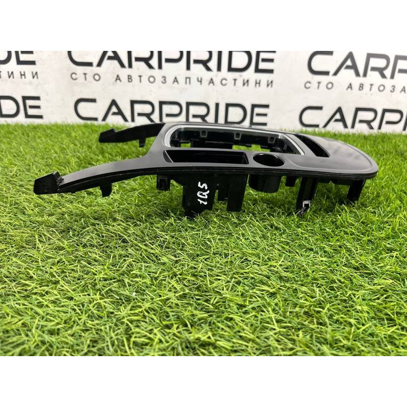 Накладка центральной консоли (салон) Audi Q5 8R 2012 3.2 CALB 8K0864261AV10