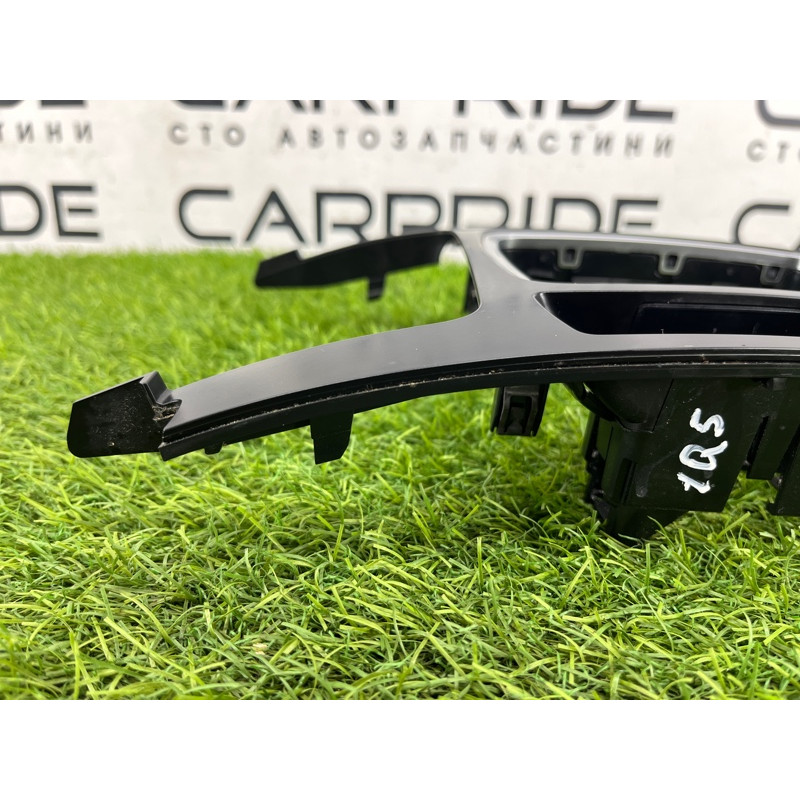 Накладка центральной консоли (салон) Audi Q5 8R 2012 3.2 CALB 8K0864261AV10