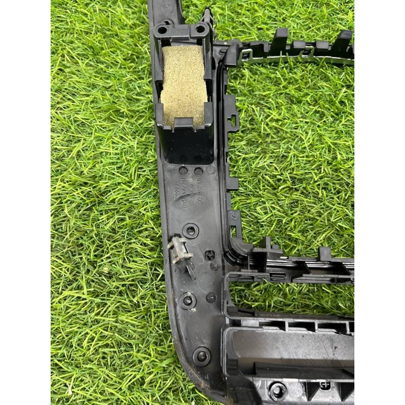 Накладка центральной консоли (салон) Audi Q5 8R 2012 3.2 CALB 8K0864261AV10