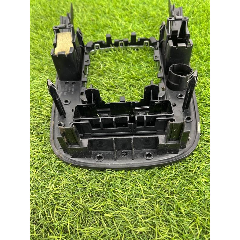 Накладка центральной консоли (салон) Audi Q5 8R 2012 3.2 CALB 8K0864261AV10