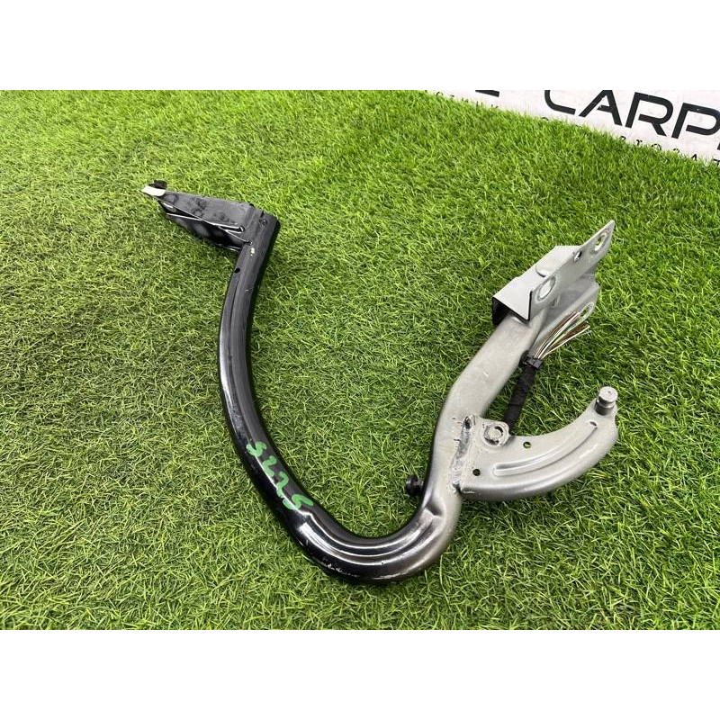 Петля багажника (кузов и элементы) AUDI A8 D4 2011 4,2 4H0827300E