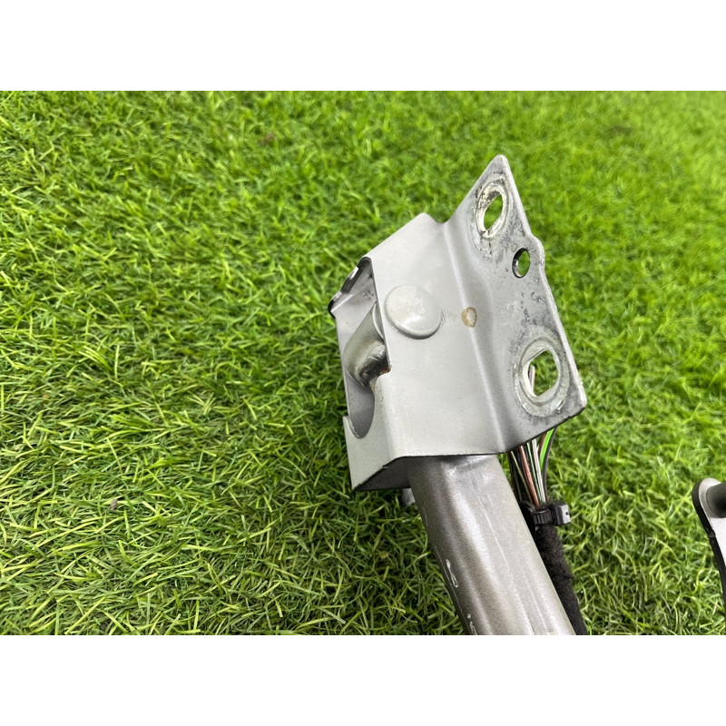 Петля багажника (кузов и элементы) AUDI A8 D4 2011 4,2 4H0827300E