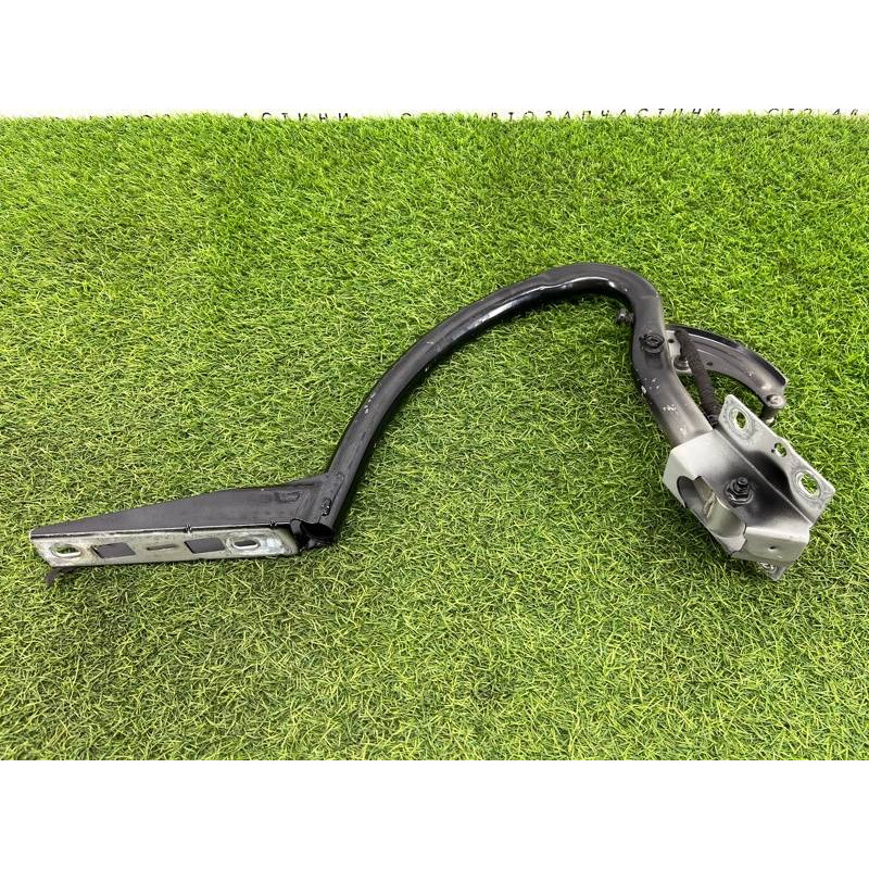 Петля багажника (кузов и элементы) AUDI A8 D4 2011 4,2 4H0827300E