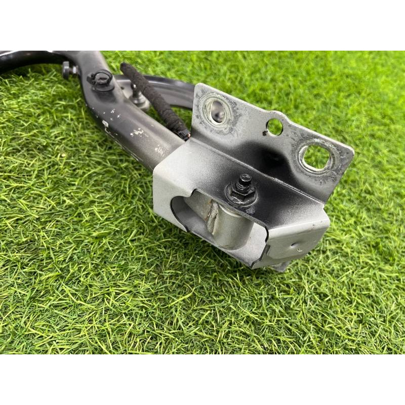 Петля багажника (кузов и элементы) AUDI A8 D4 2011 4,2 4H0827300E