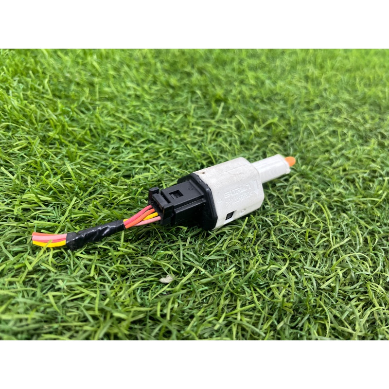 Концевик педали тормоза (электрика / датчики) Renault Scenic III 2011 1.6 R9M 253209243R