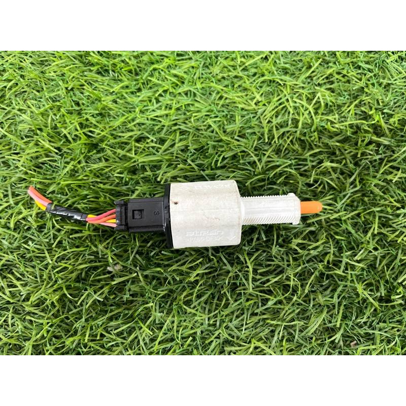 Концевик педали тормоза (электрика / датчики) Renault Scenic III 2011 1.6 R9M 253209243R