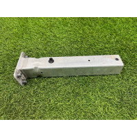 Кронштейн посилювача бампера