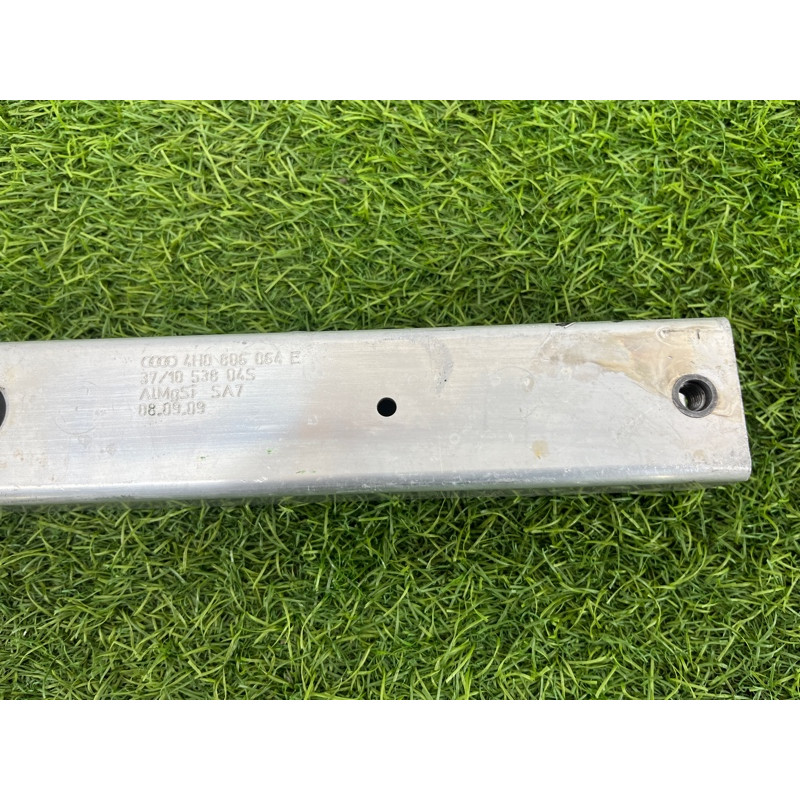 Кронштейн усилителя бампера (стекла и зеркала) AUDI A8 D4 2011 4,2 4H0806064E