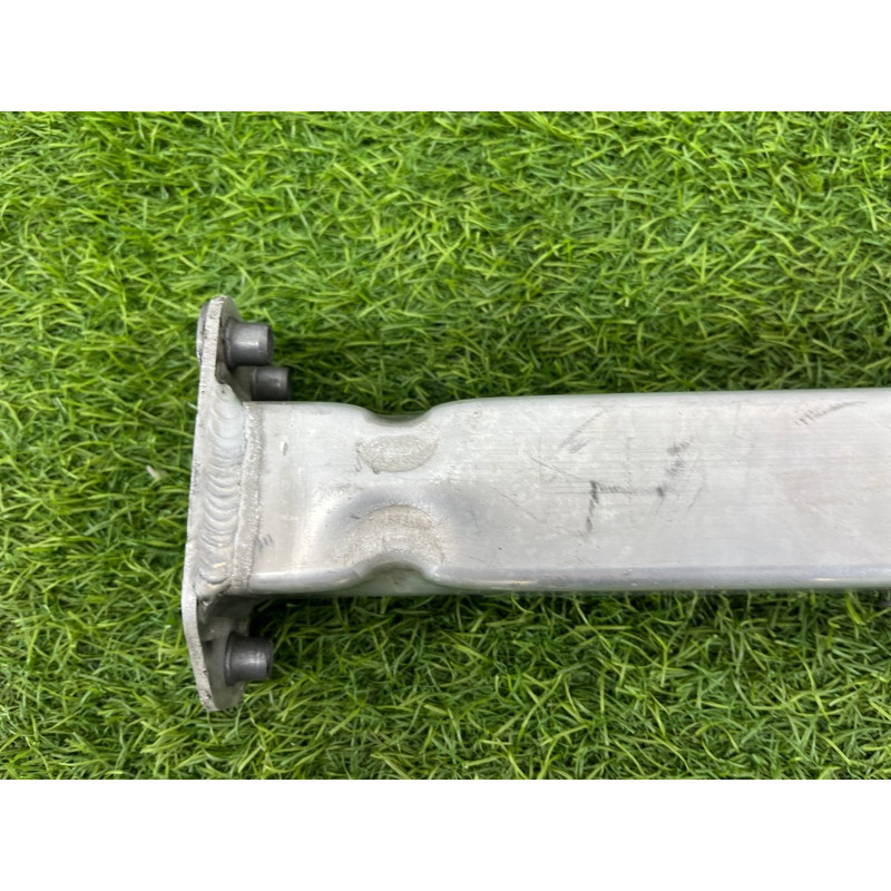 Кронштейн усилителя бампера (стекла и зеркала) AUDI A8 D4 2011 4,2 4H0806064E