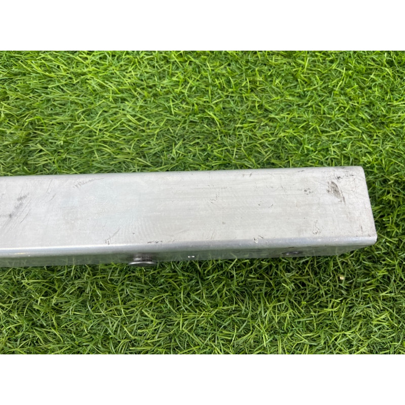 Кронштейн усилителя бампера (стекла и зеркала) AUDI A8 D4 2011 4,2 4H0806064E