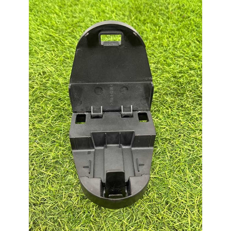 Крепление знака аварийной остановки (аксессуары) AUDI A8 D4 2011 4,2 4H0860285