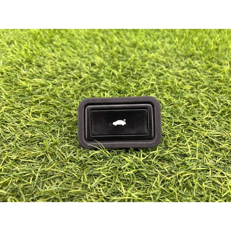 Кнопка открывания крышки багажника (электрика / кнопки) AUDI A8 D4 2011 4,2 3D0959831D20H