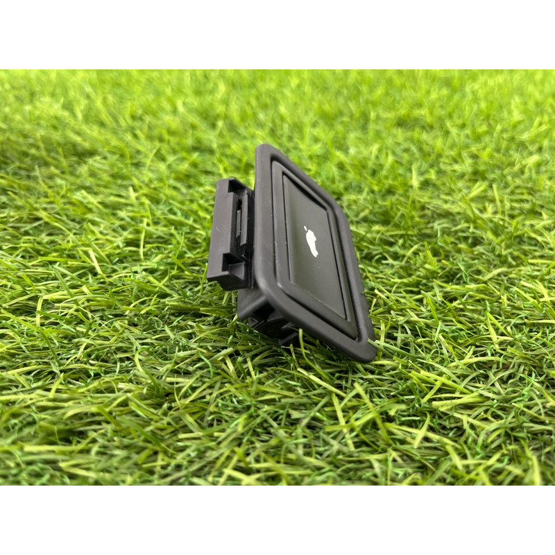 Кнопка открывания крышки багажника (электрика / кнопки) AUDI A8 D4 2011 4,2 3D0959831D20H