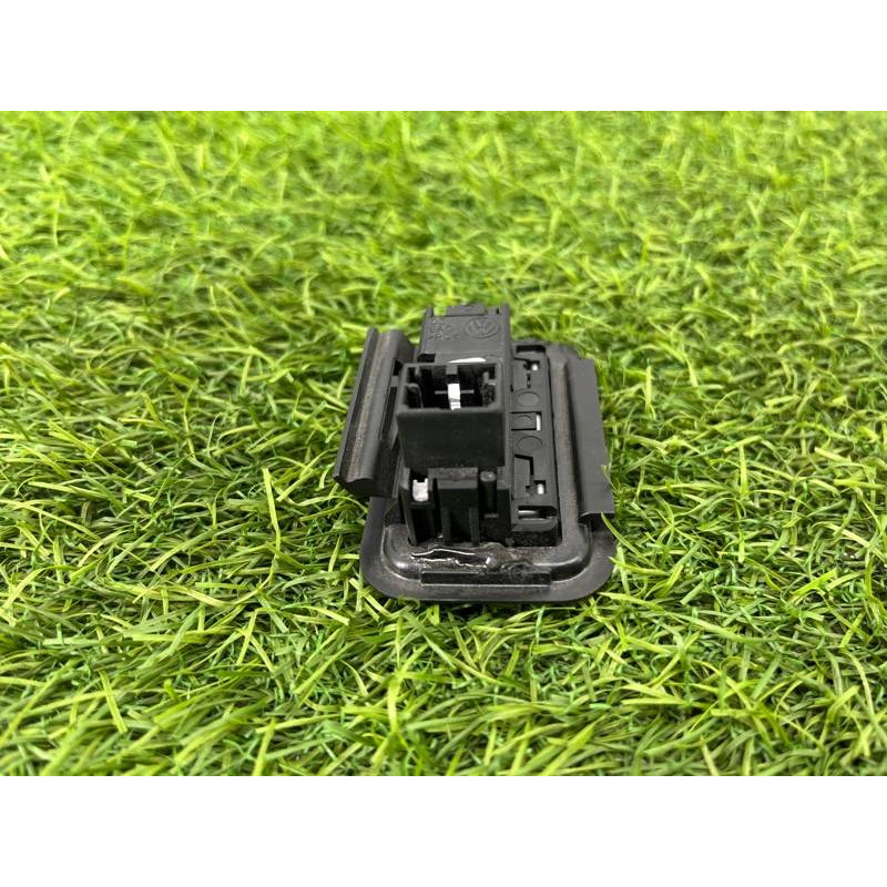 Кнопка открывания крышки багажника (электрика / кнопки) AUDI A8 D4 2011 4,2 3D0959831D20H