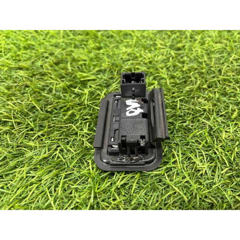 Кнопка открывания крышки багажника (электрика / кнопки) AUDI A8 D4 2011 4,2 3D0959831D20H