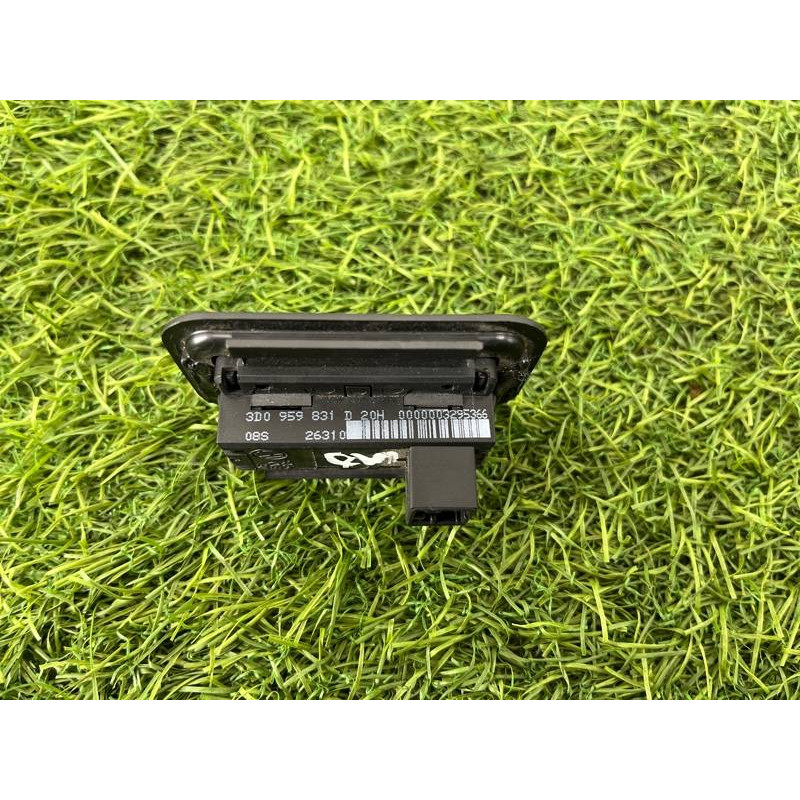 Кнопка открывания крышки багажника (электрика / кнопки) AUDI A8 D4 2011 4,2 3D0959831D20H