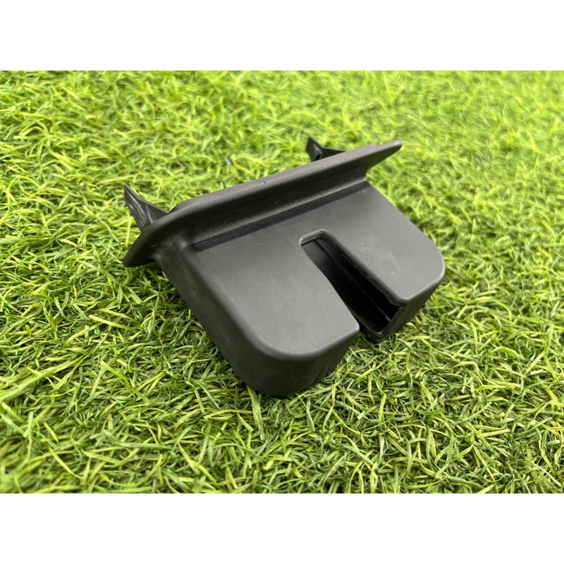 Накладка замка крышки багажника (салон) AUDI A8 D4 2011 4,2 4H0827520