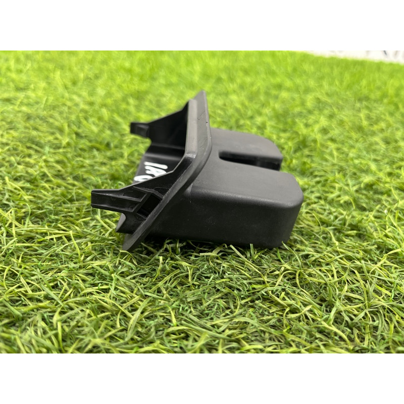 Накладка замка крышки багажника (салон) AUDI A8 D4 2011 4,2 4H0827520