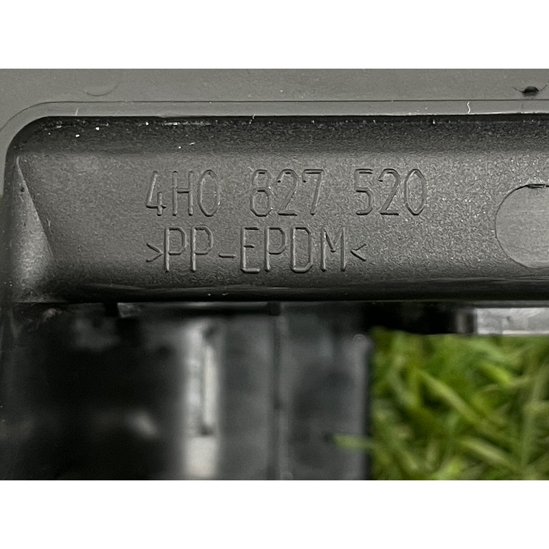 Накладка замка крышки багажника (салон) AUDI A8 D4 2011 4,2 4H0827520