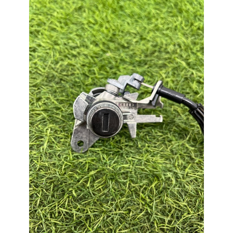 Замок багажника (кузов и элементы) AUDI A8 D4 2011 4,2 107827573AC