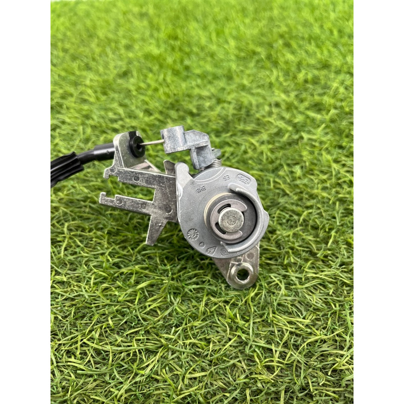 Замок багажника (кузов и элементы) AUDI A8 D4 2011 4,2 107827573AC