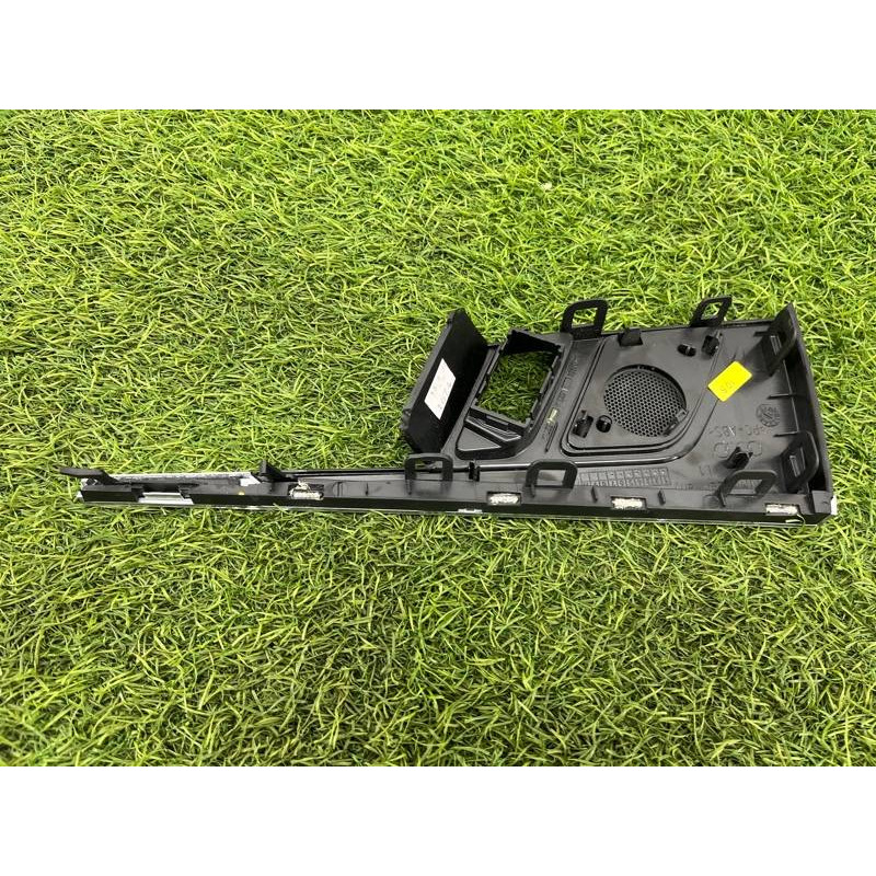 Накладка ручки внутренней (салон) AUDI A4 B9 2017 2.0L 8W0959527A6PS