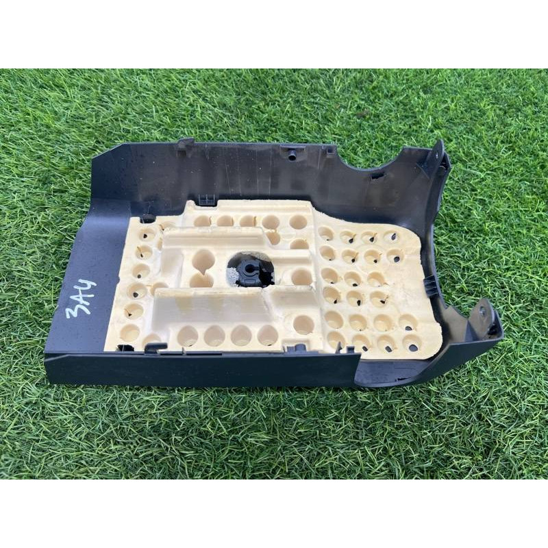 Кожух рулевой колонки нижний (салон) AUDI A4 B9 2017 2.0L 8W0953512DS2